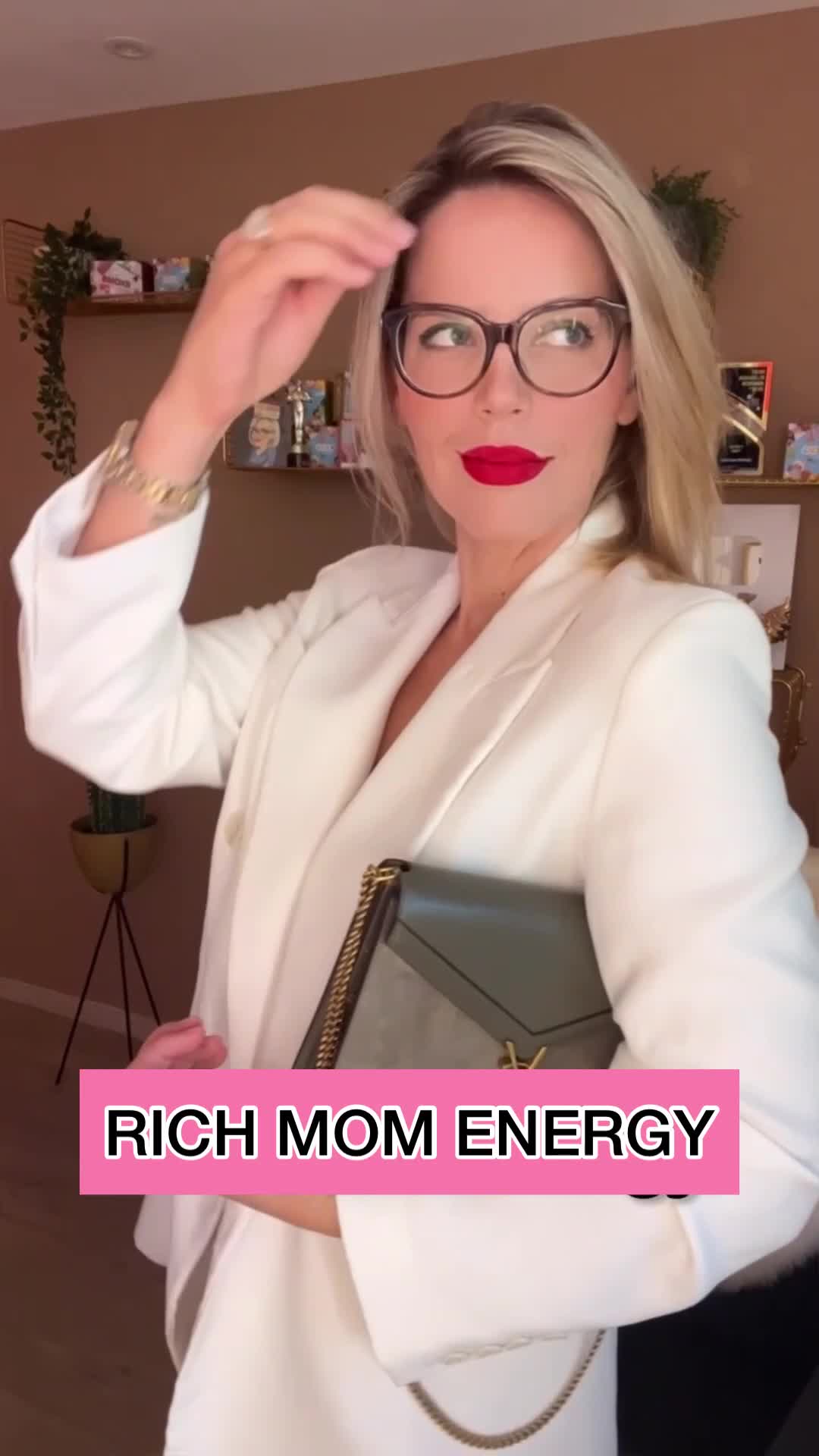 Богатые дамы частное. Богатая взрослая женщина. Зрелые русские блондинки. Богатые зрелые девушки. Богатые одинокие дамы.