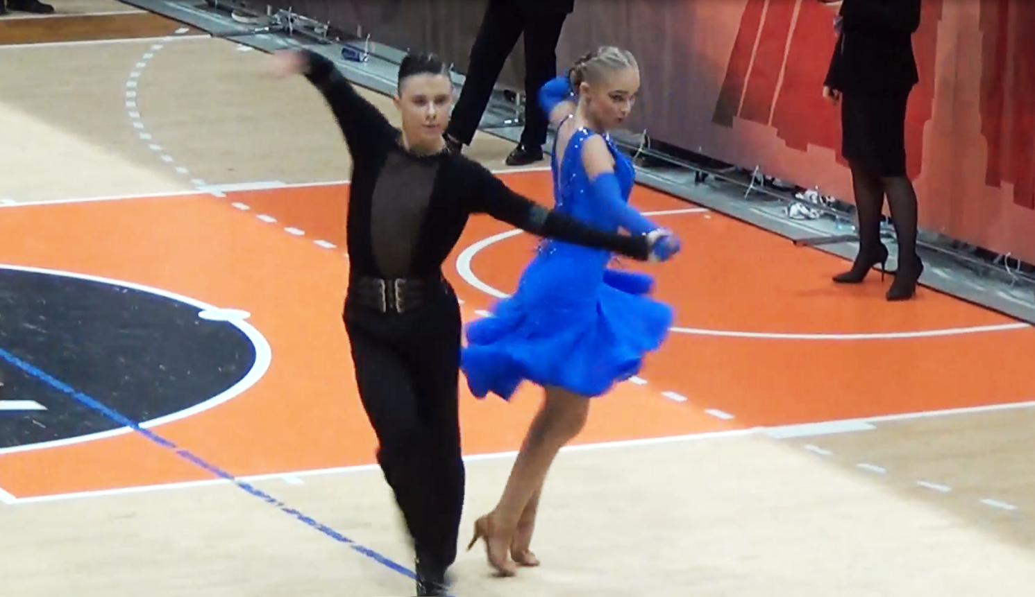 Бальные танцы визитка. Спортивные бальные танцы. Анна мельникова бальные танцы. Самба румба ча ча. Румба танец.