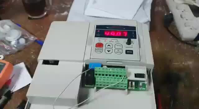 Программирование частотного преобразователя. Программирование частотного преобразователя. Частотный преобразователь для электродвигателя схема подключения. 0-4b 4квт 380в. Esq 5 kw частотник.