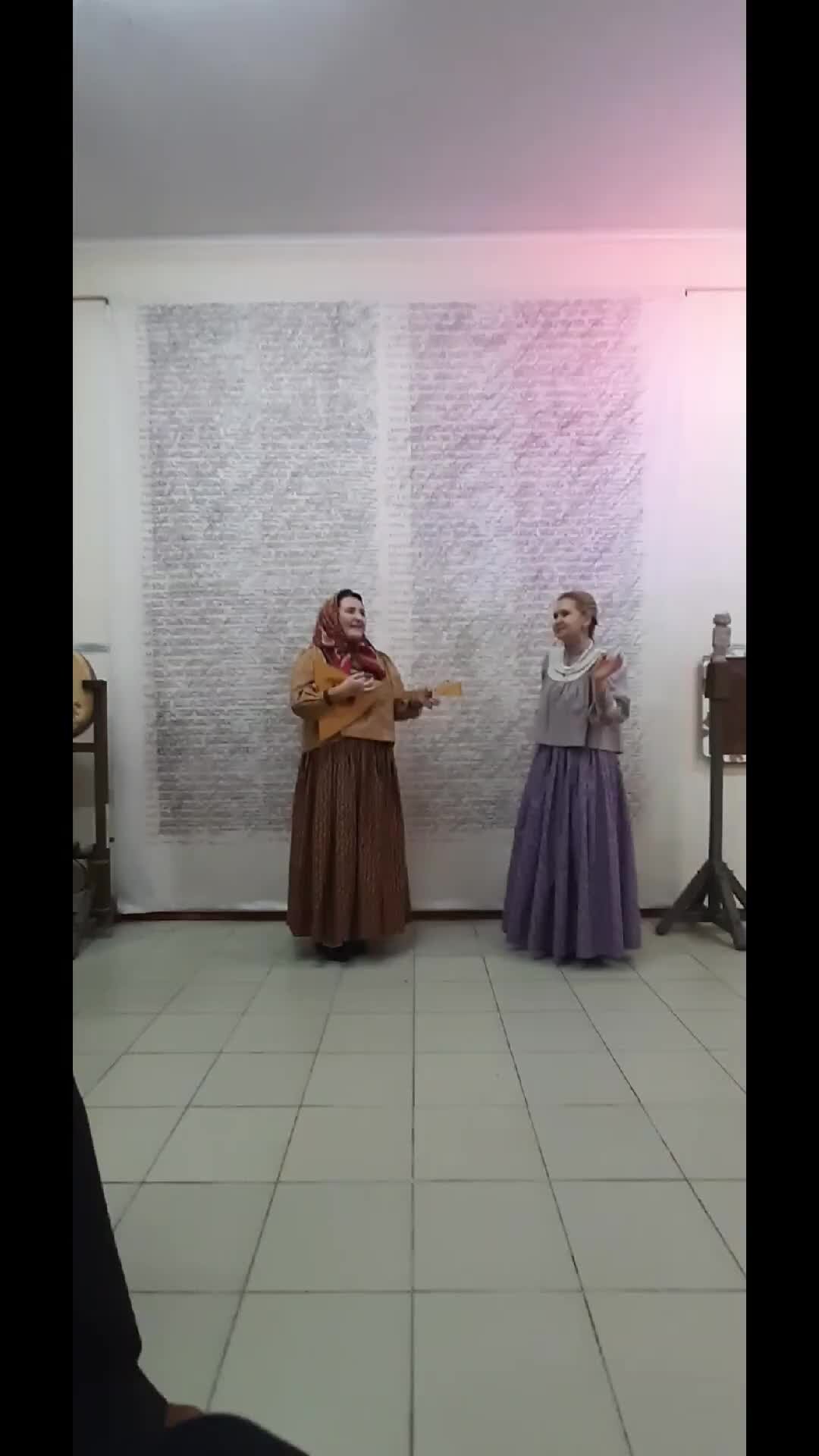 песня художник видео