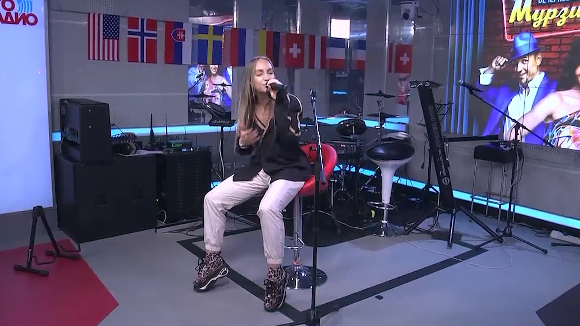 с обычным пацаном песня мари мари