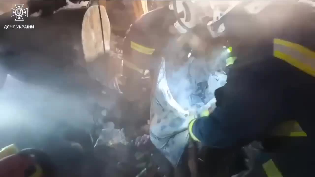 ссора в интернете. преследование на улице. ганг сталкинг. преследование человека. преследование последствия.