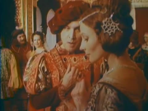 встретила погибшего мужа.