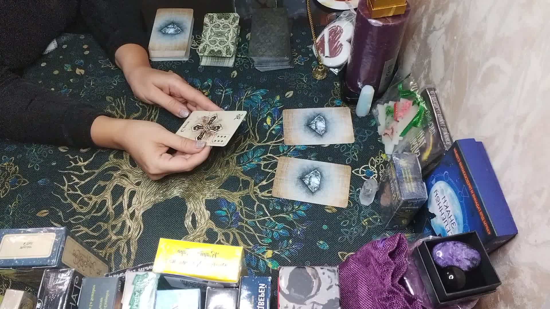 как сделать привязку на картах таро. расклад таро на приворот. расклады на таро уэйта схемы. расклад на будущее таро уэйта. базовые расклады таро уэйта.