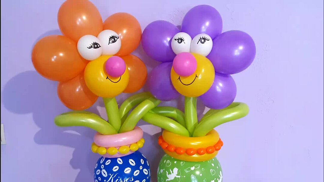 Ваза из шаров. Ваза с цветами из шаров. Цветы из шаров своими руками. Ромашки в вазе из шариков. Украшение шарами ромашками.