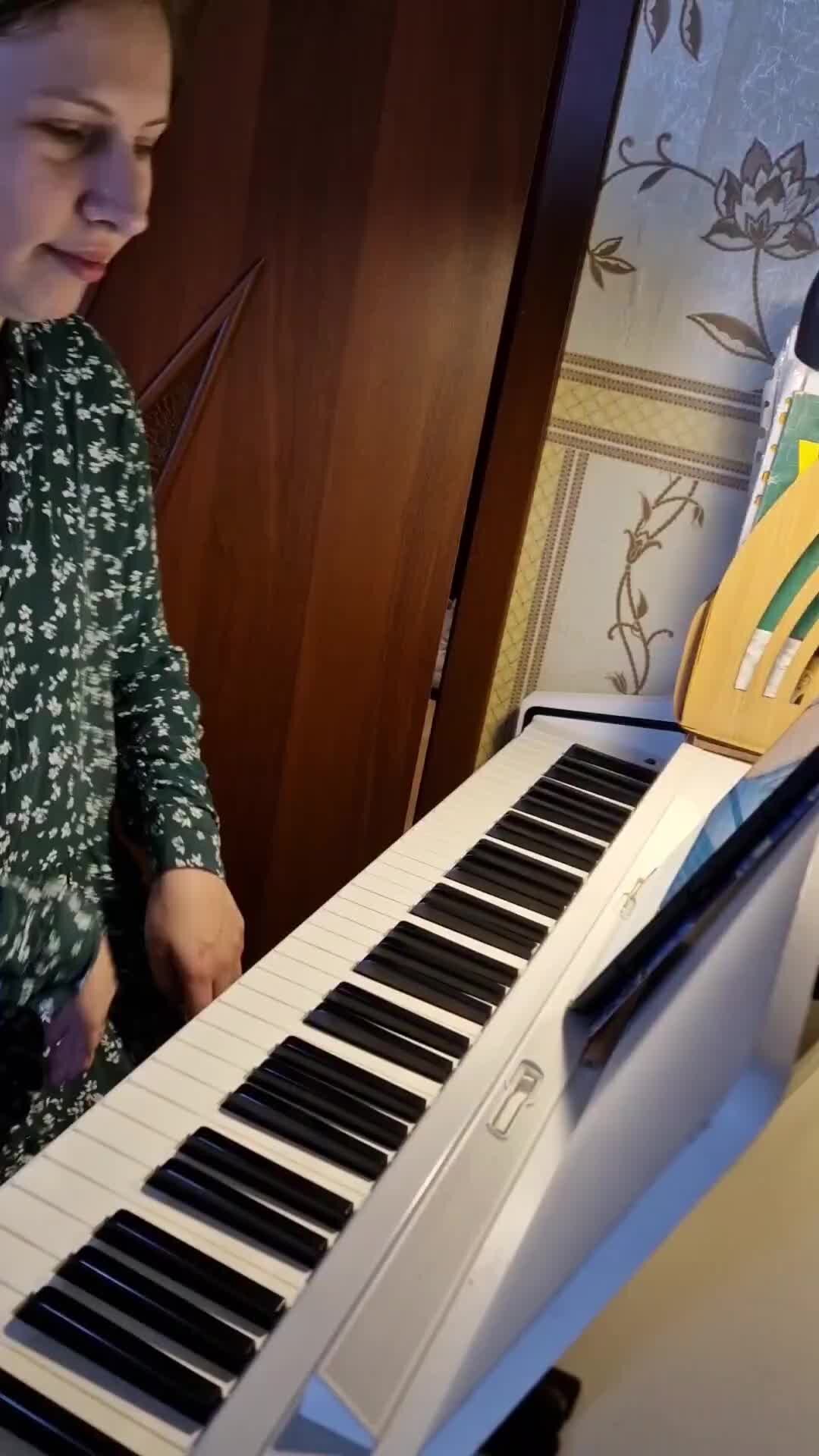 Прижмешь как родную дочь песня кто поет. Прижмешь как родную дочь песня кто поет