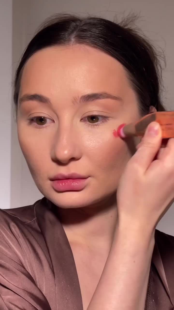 Макияж для карих глаз после 50