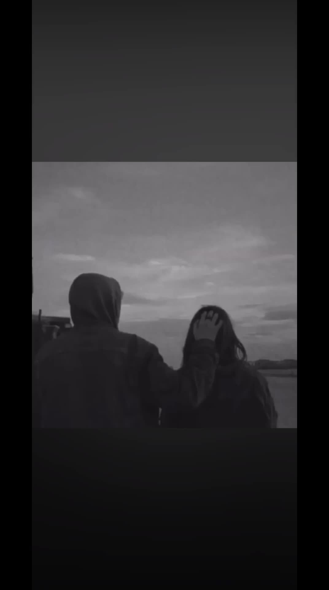 Песня порой судьба. Песня порой судьба. Слова из песни кукла. Замкнулась в себе цитаты. Жесткие стихи.