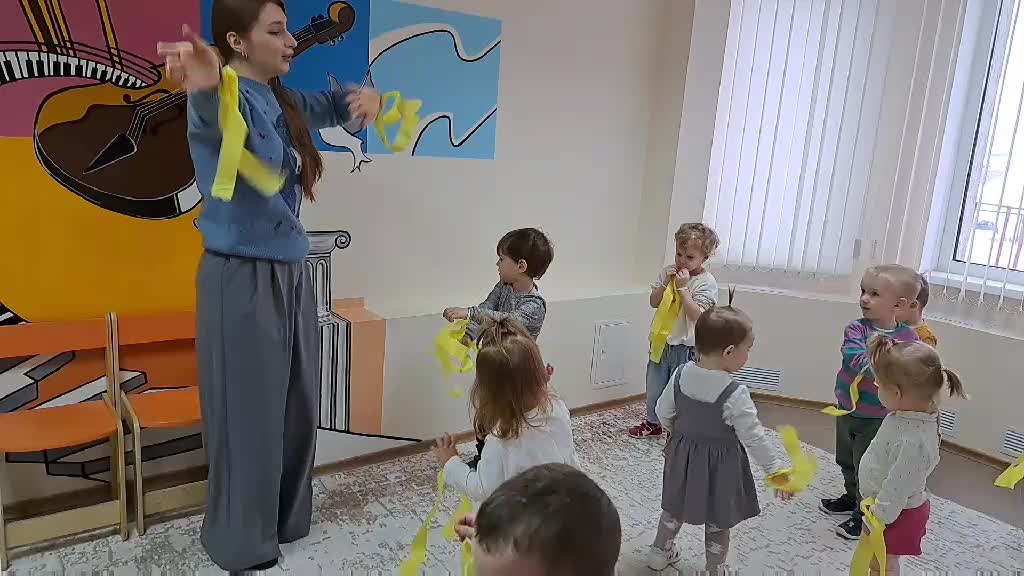 Музыкальный руководитель занятия. Занятия в детском саду. Дети на музыкальном занятии. Пение в детском саду. Музыкальные занятия в детском саду.