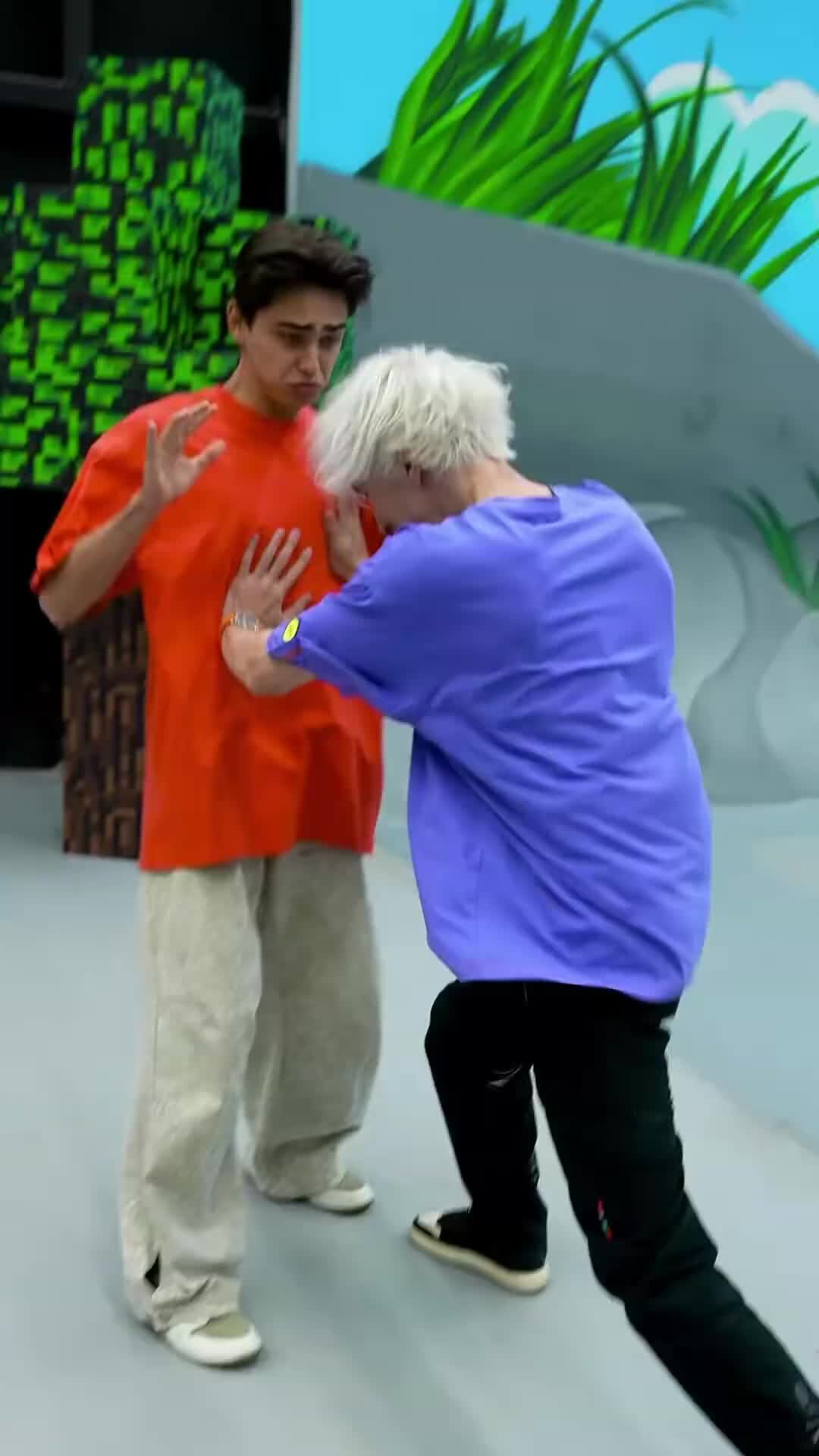 А4 разбил. A4 сбил подписчика на гелике. А4 разбил. А4 разбил. А4 разбил.