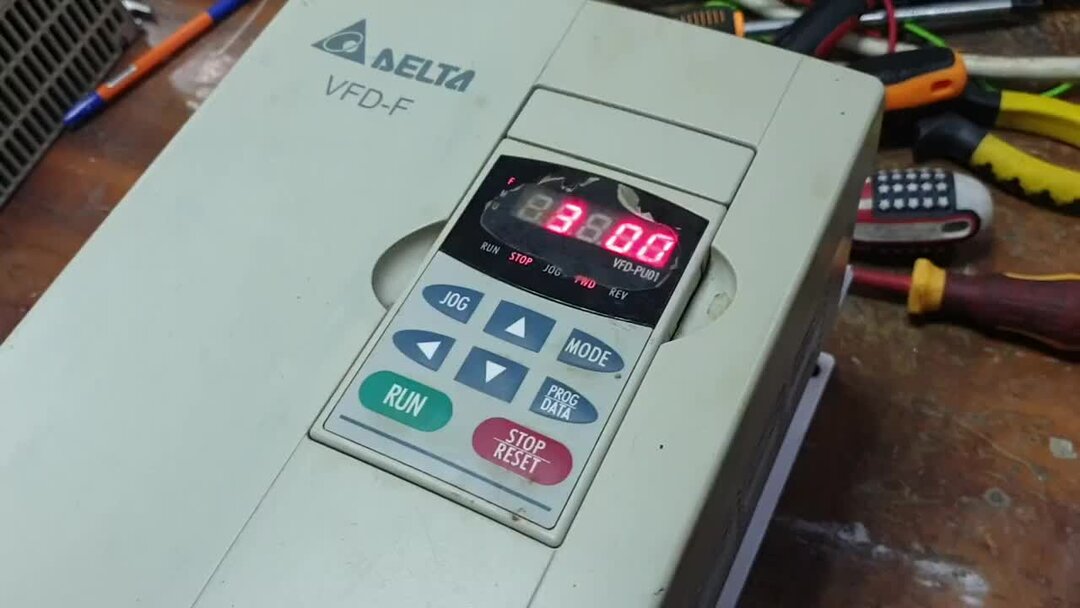 Danfoss fc-051p7k5t4e20h3bx. Частотный преобразователь hyundai. Частотный преобразователь kone. Преобразователя частоты danfoss vlt. Ремонт высокочастотных преобразователя.