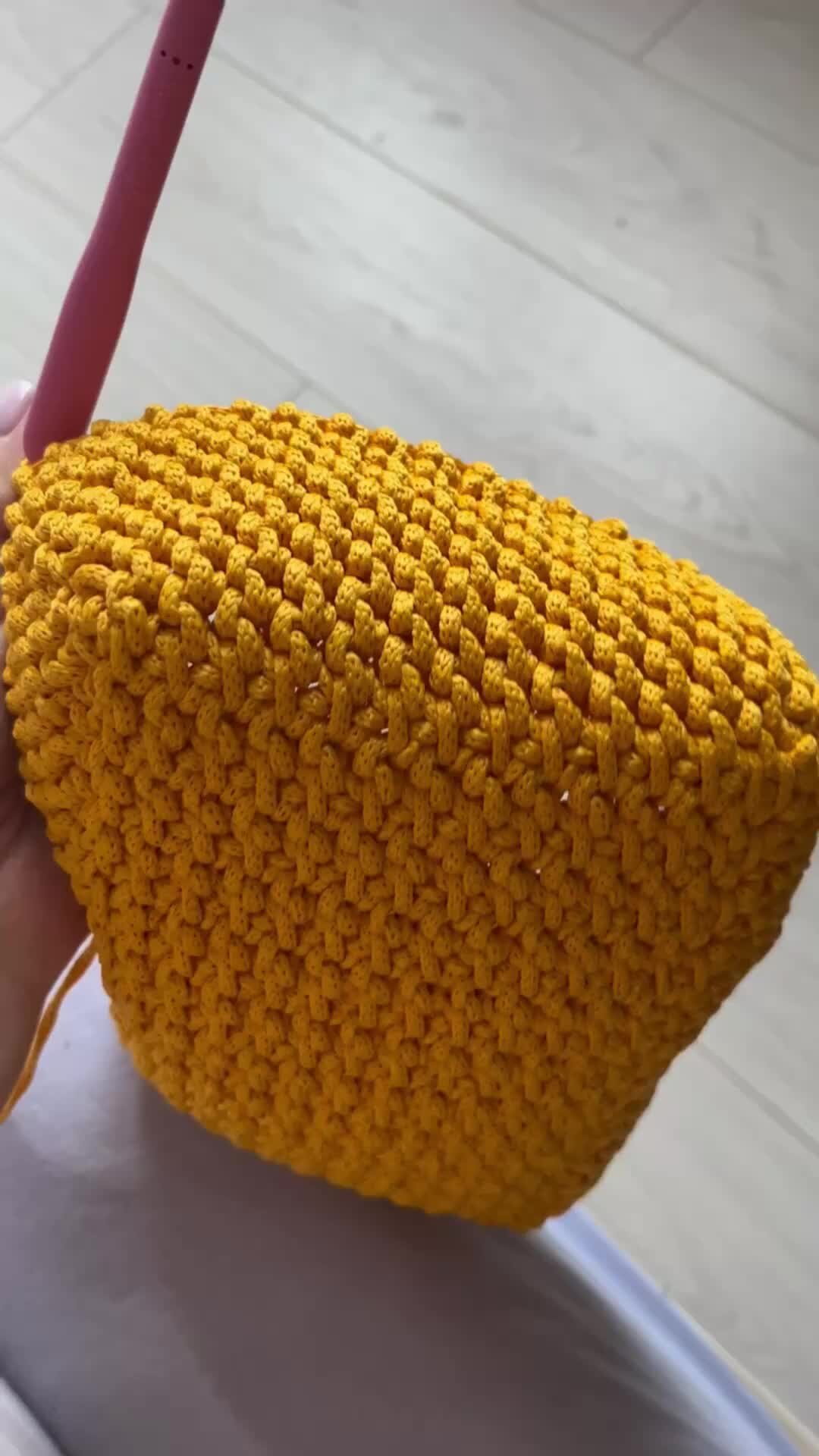 поделка на тему музыкальные инструменты. вязаное пальто zarina космос. музыкальные инструменты крючком. подарила мама мне вязаный жакет. песня вязаный.