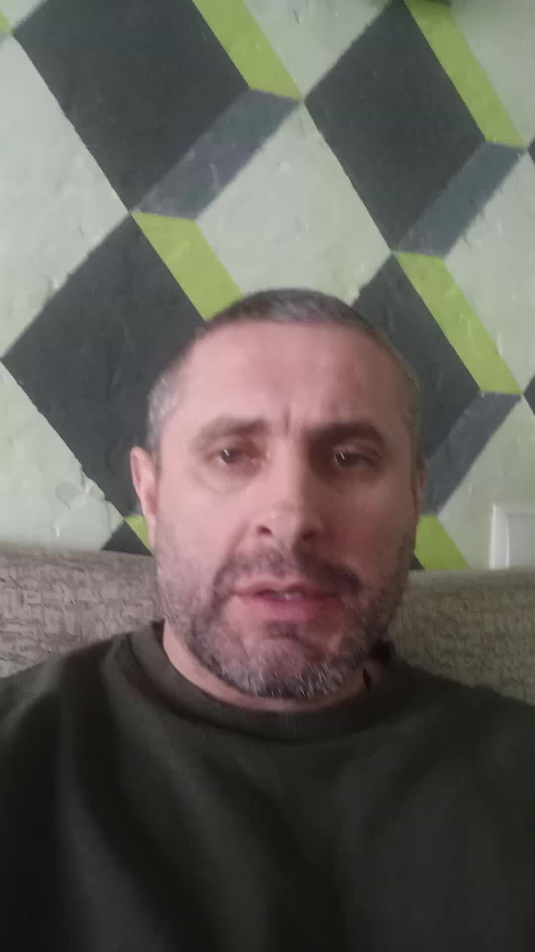 тихо сам с собою я веду беседу. это нормально ли общаться. почему я разговариваю сам с собой вслух. приятно пообщаться с умным человеком. разговаривает сам с собой.