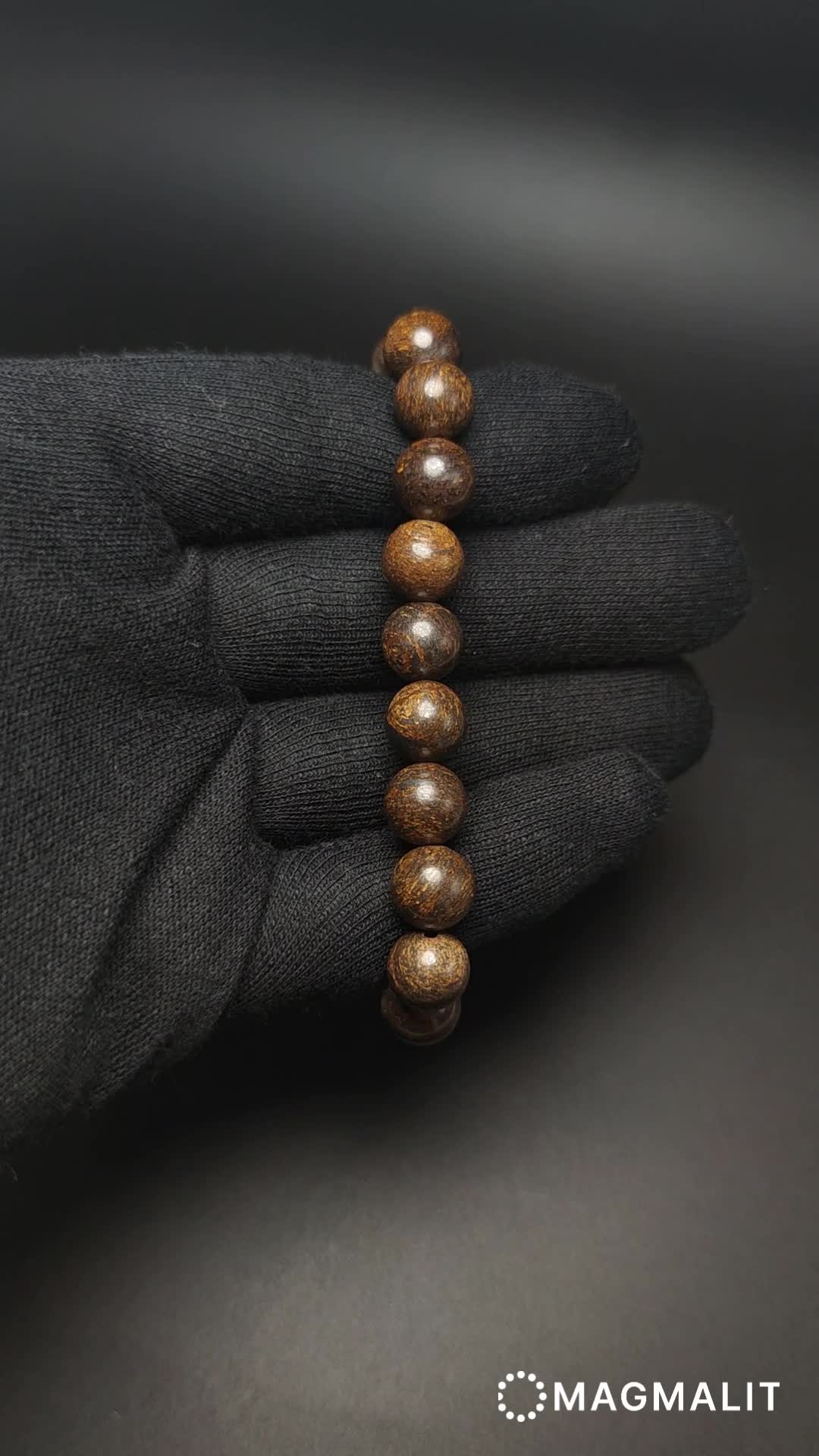 Интерьер для ювелирный цех. Мастерская ювелира старинная. Серия на изделия. Рабочее место часовщика. Ювелирный мастерской.