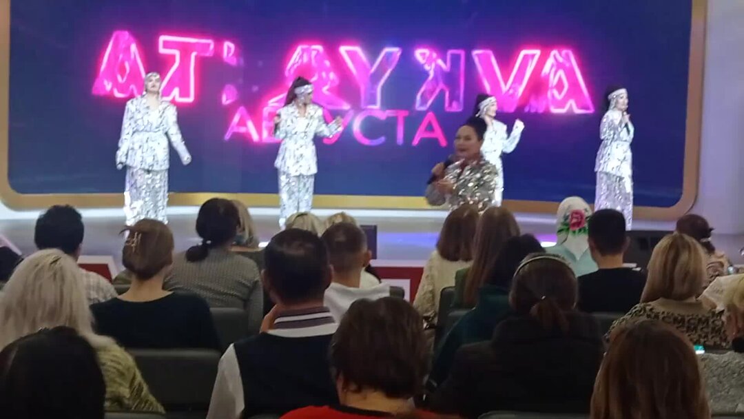 Чуваши. Народы урала чуваши. Чуваши в москве. Чувашские красавицы фото. Чувашский народный танец.