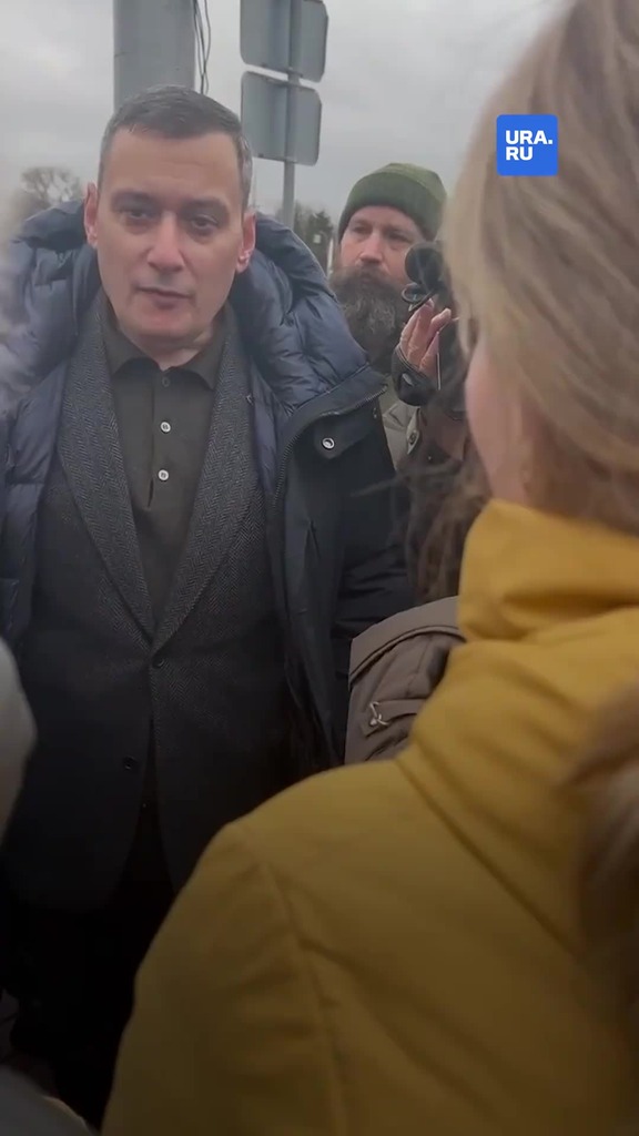 Чиновник наказан. Чиновник фото. Наказать чиновника. Штраф чиновнику. Грустный госслужащий.