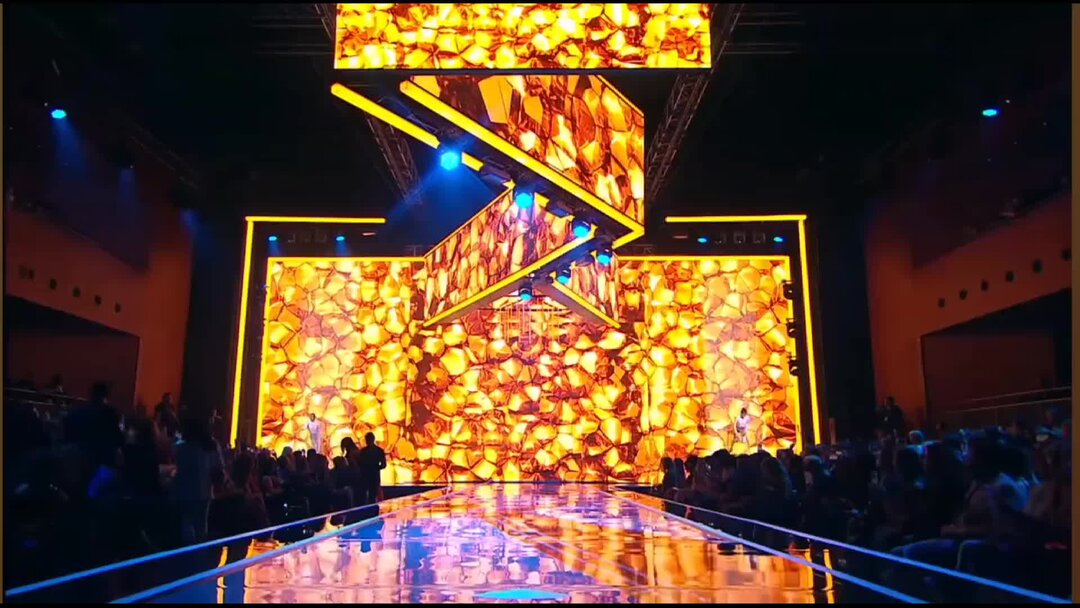 Диана гаркуша. Финал конкурса красоты. Мисс вселенная красоты. Мисс мира 2010 антоненко. Внимание конкурс красоты.