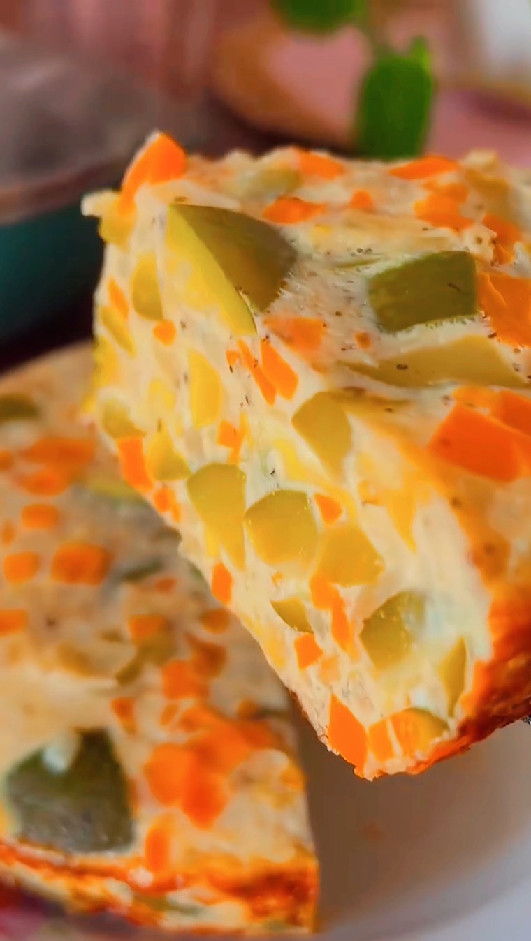 рецепт вкусного омлета в духовке. омлет с ветчиной и сыром в духовке. омлет в духовке. омлет в духовке пышный. пышный омлет.