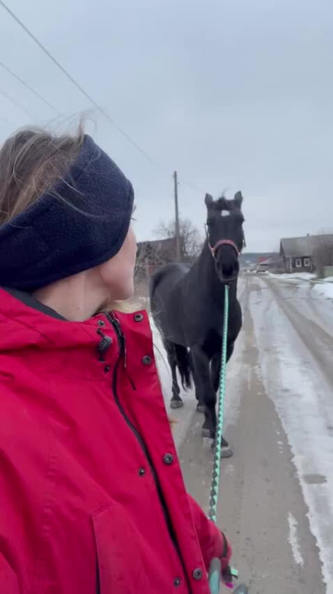 Не хочешь погулять. Сохры с надписями про друзей. Гулять мем. Ты со мной. Будь со мной гуляй со мной.
