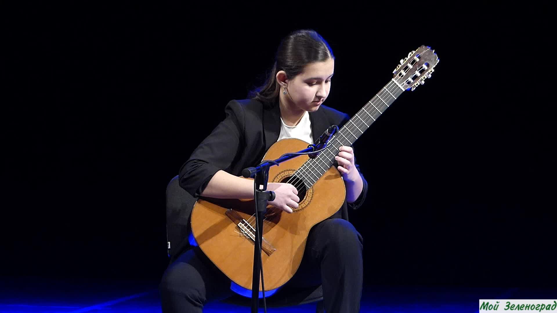 учитель электрогитары. учитель гитары видео. пранк с гитарой. алексей вихрев преподаватель бас. учитель гитары видео.