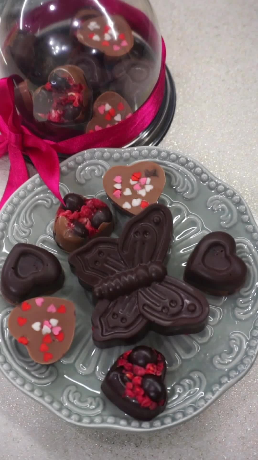 Изделия из шоколада ручной работы. Украшения из шоколада. Фигурки из шоколада. Конфеты ручной работы. Изделия из шоколада ручной работы.