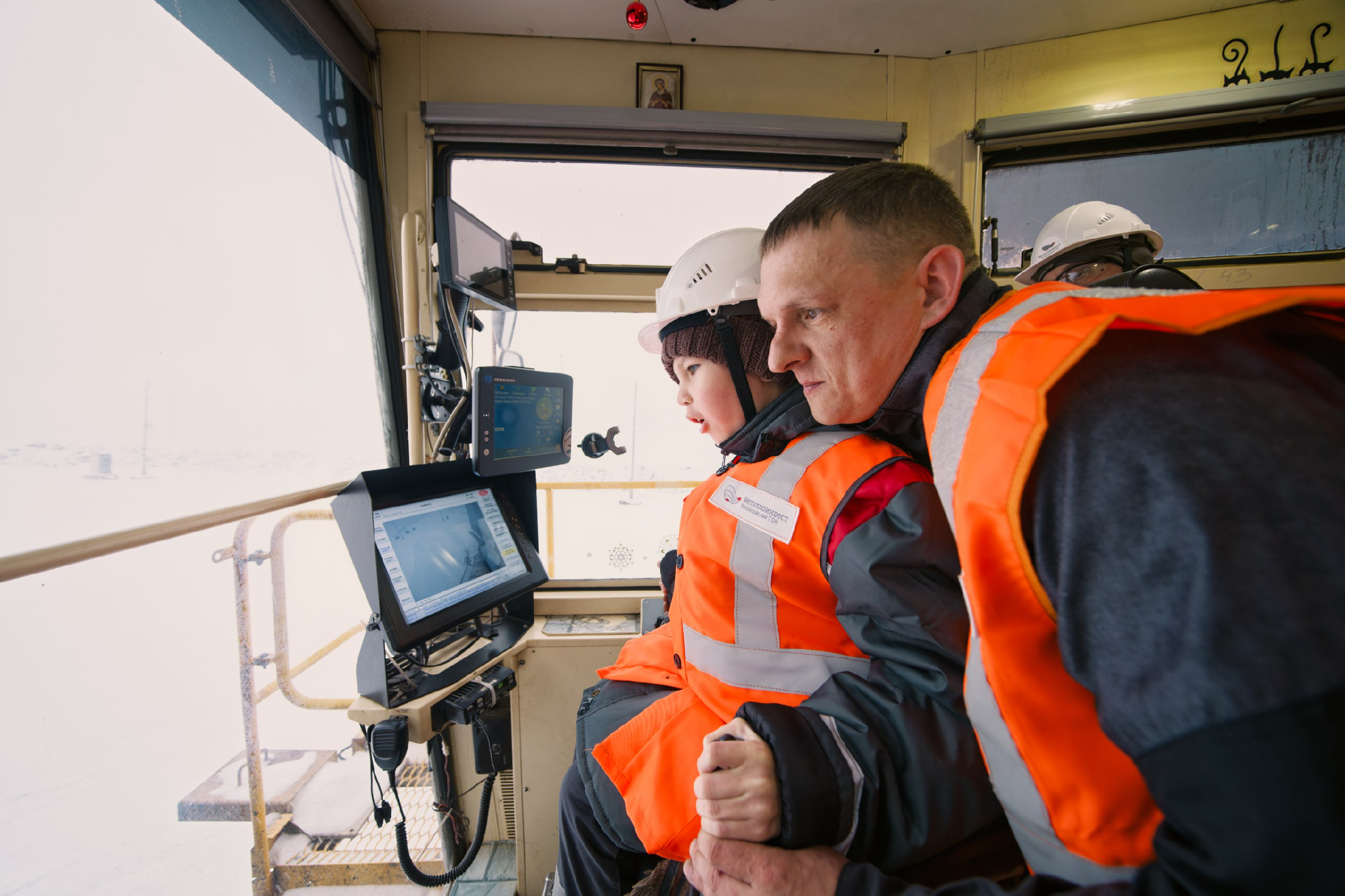 Елка без игрушек. Степа елка. Степа елка. Степа елка. Новогодняя ель.