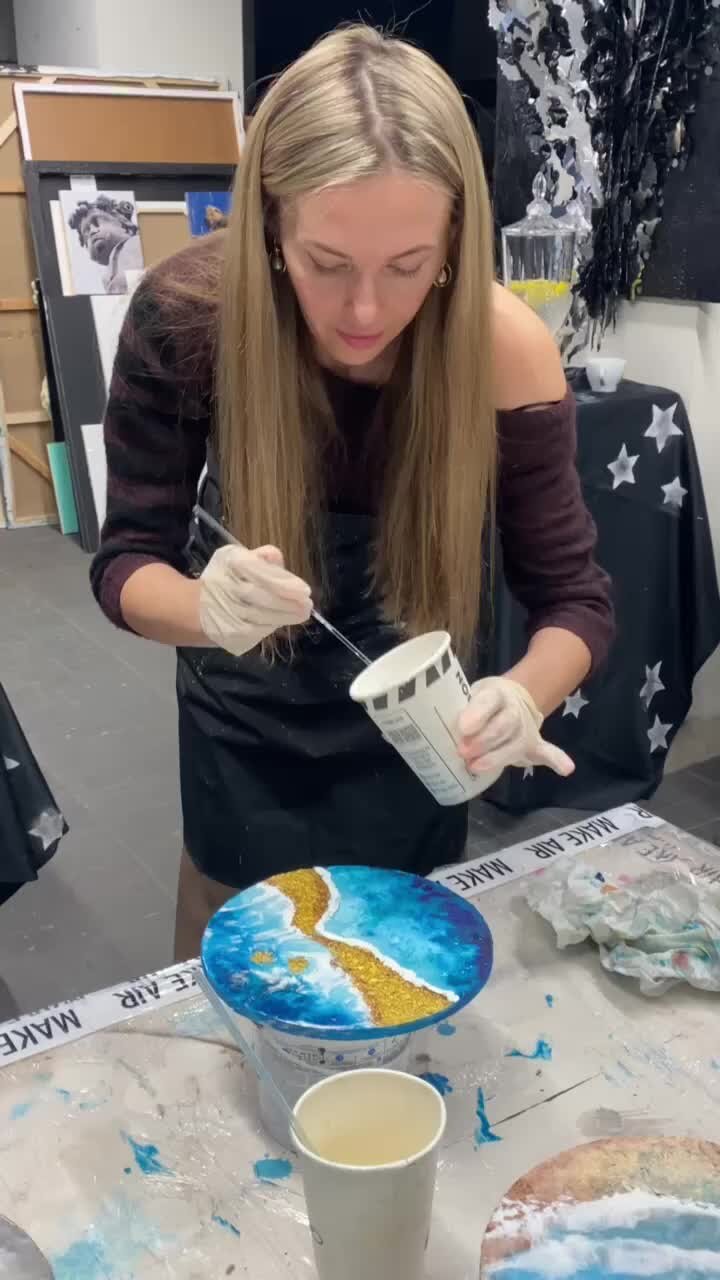 У каждого человека есть руки и ноги. Саморазвитие и самосовершенствование. Цитаты про эмоции. Мы всегда получаем то что заслуживаем. Внутренний мир.