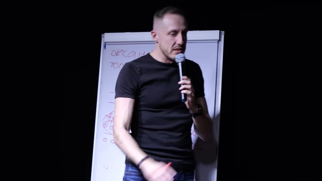 Офисный работник фото. Онбординг нового сотрудника. Женщина в офисе. Офис менеджер. Много дел.