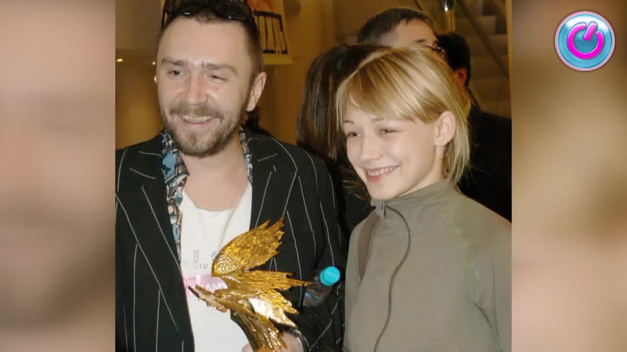 Вышла замуж после расставания. Парни и девушки после расставания. Делает предложение. Свадебное предложение. Предложение руки и сердца кадры из фильмов.