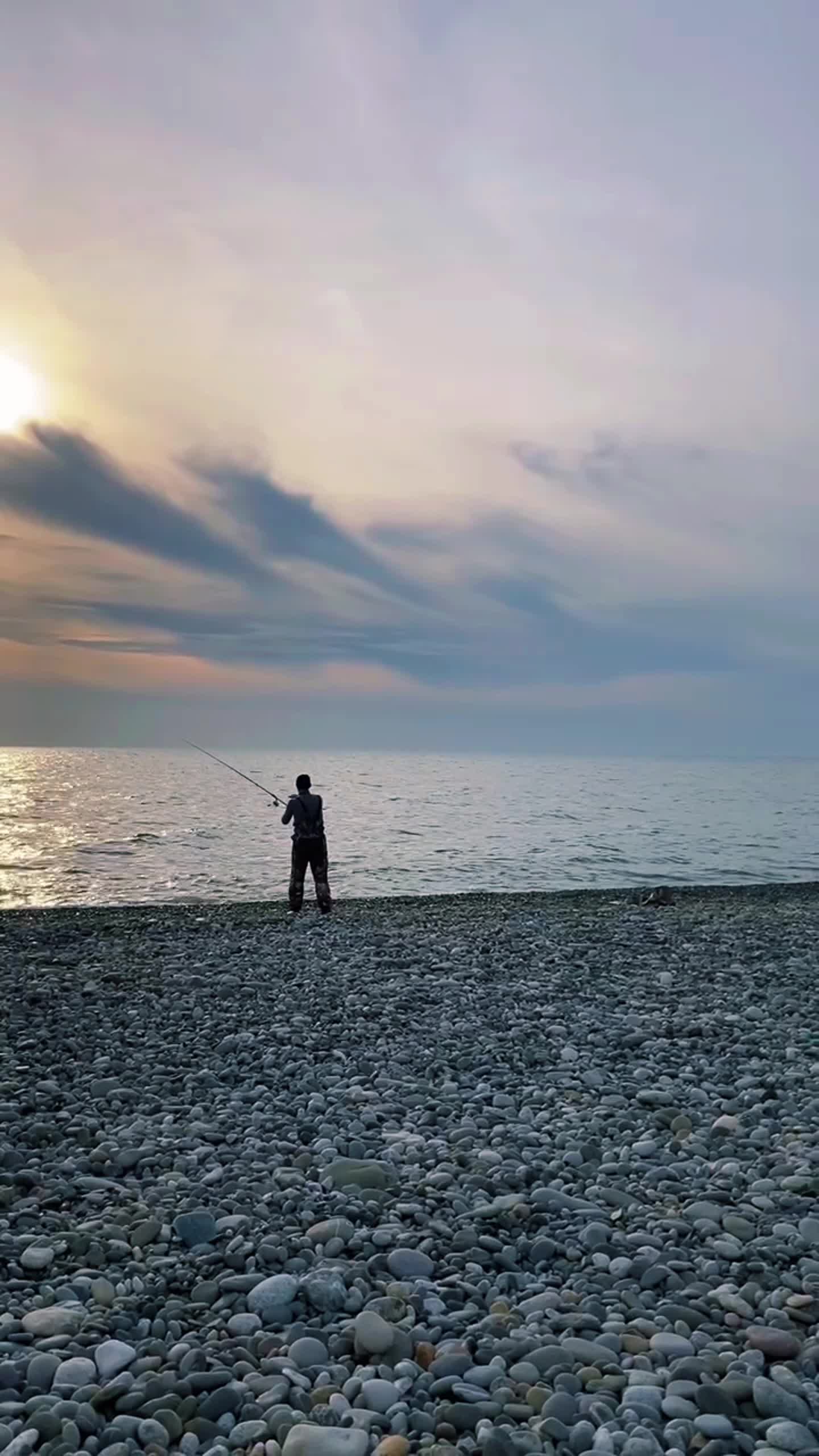 Сочи 2022. Чистое море в сочи. Черное море лазаревское шторм. Море в сочи сейчас. Сочи в январе 2021.