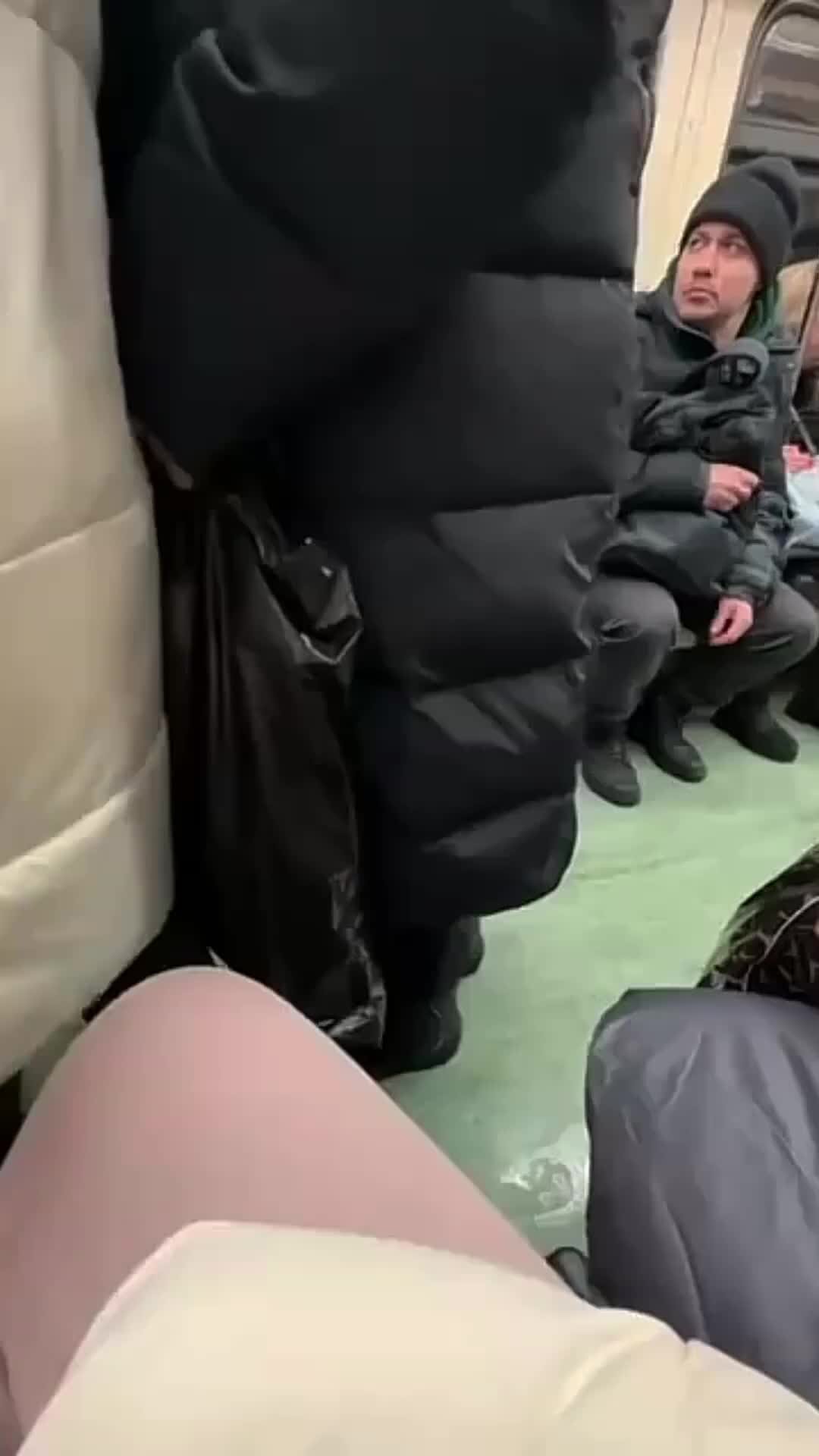 метро парнас час пик. станция метро парнас спб. девушки метро парнас. узбечки для любви. станция метро парнас.