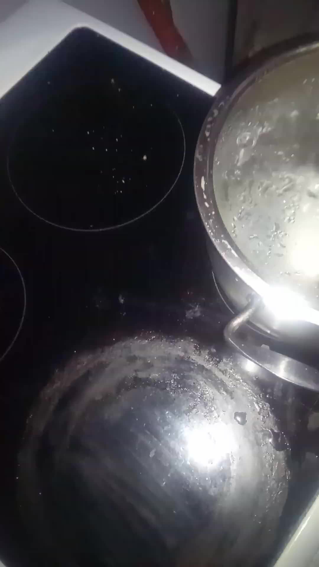 Средство для очистки алюминиевой кастрюли. Чистка алюминиевой кастрюли. Очистить алюминиевую кастрюлю. Кастрюля. Как отмыть алюминиевую кастрюлю.