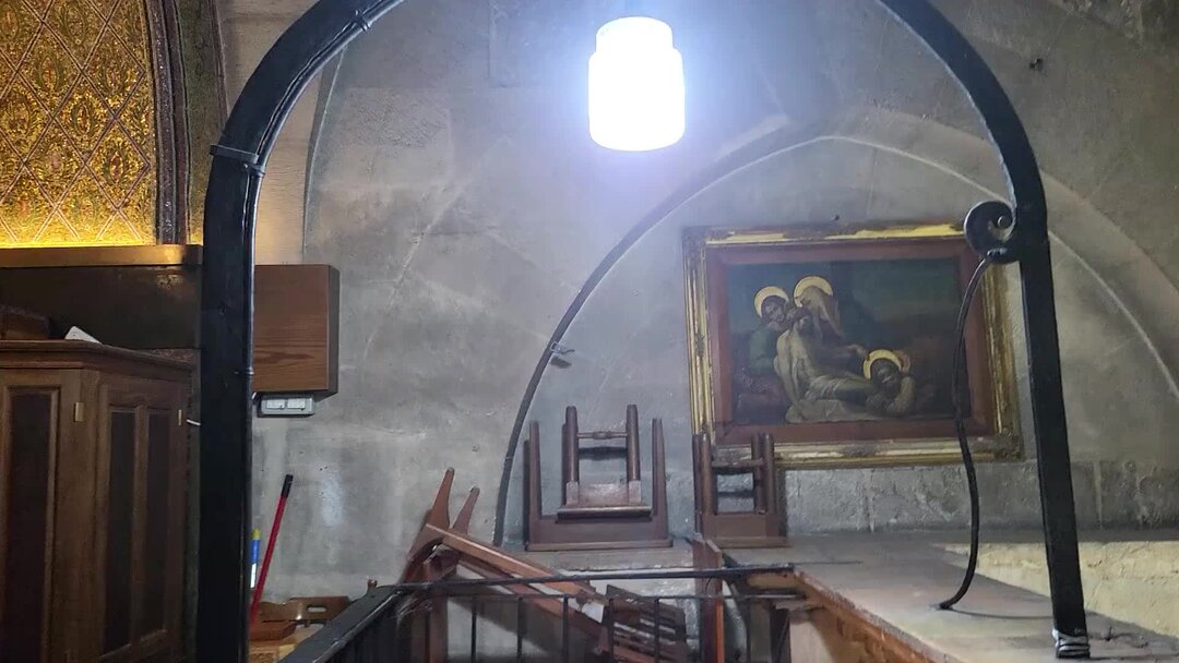 монастырь в израиле голгоф. камень голгофа. череп адама в храме гроба господня. иерусалим храм гроба господня камень миропомазания. обои на рабочий стол христианство.