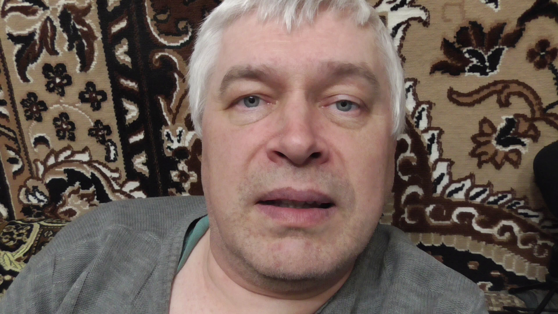 кремль. теплоход галерея. старый арбат пешеходная улица. фрунзенская набережная осень. кал гаджум париж.