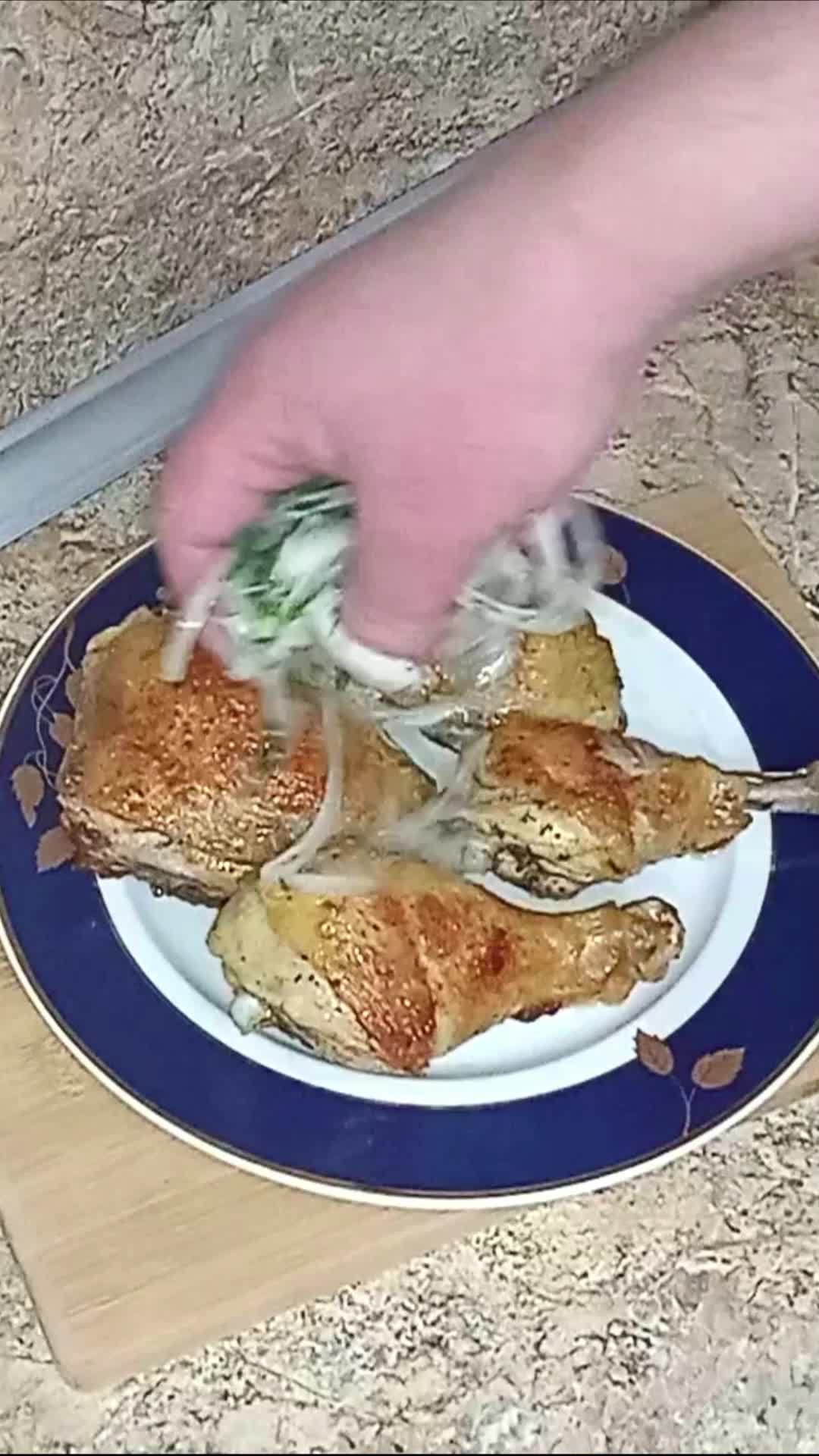Салат кур окорочка