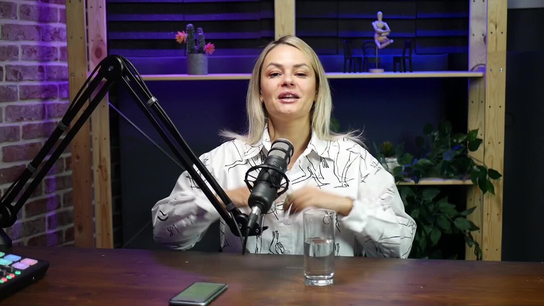 Что говорило о нищете. Подачка нищему. Попрошайки на улицах. Что говорило о нищете. Что говорило о нищете.