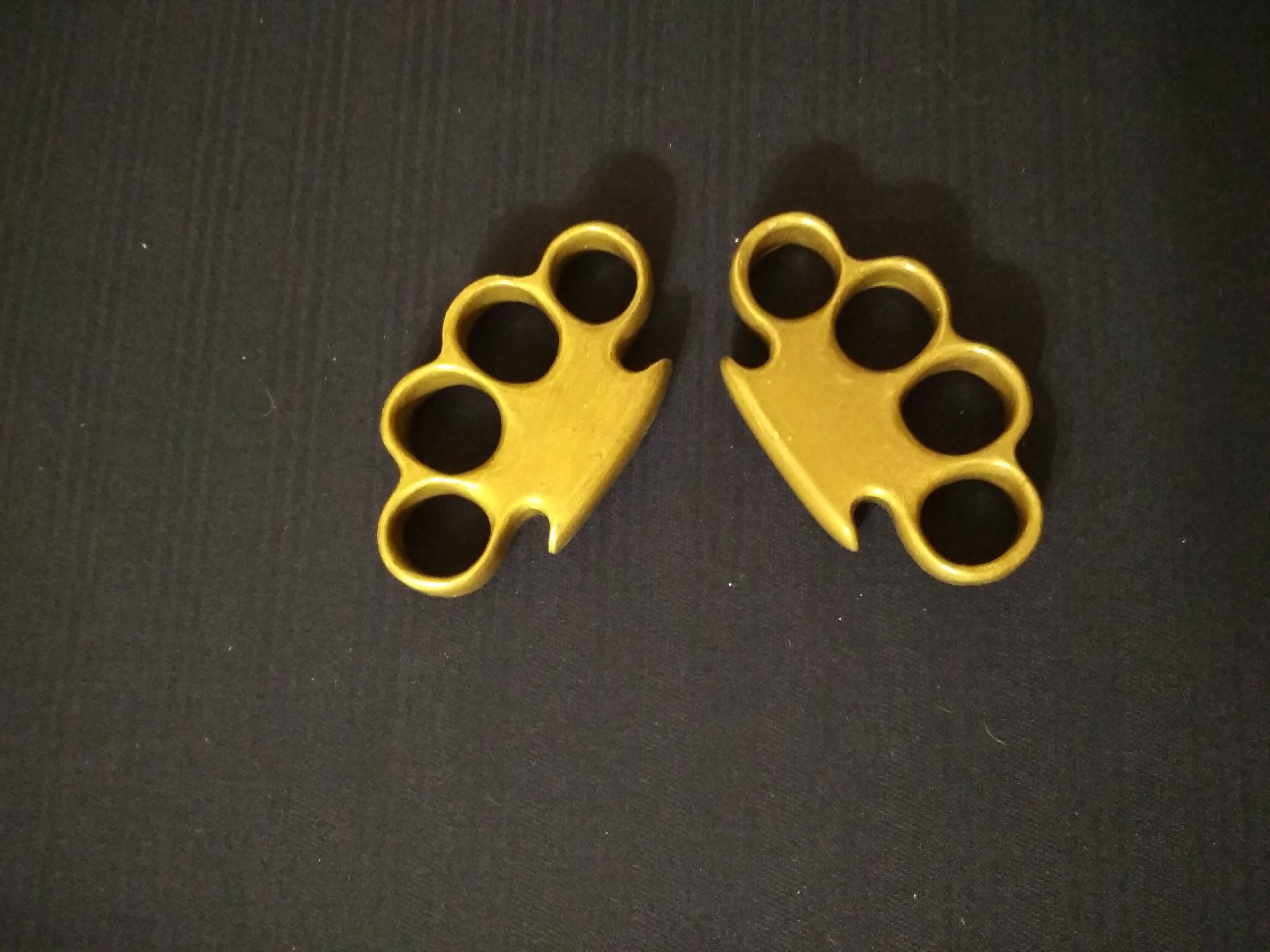 Кастет dxf. Кастет-брелок Stinger. Кастет деревянный для детей. Кастет из картона. Кастет из фанеры