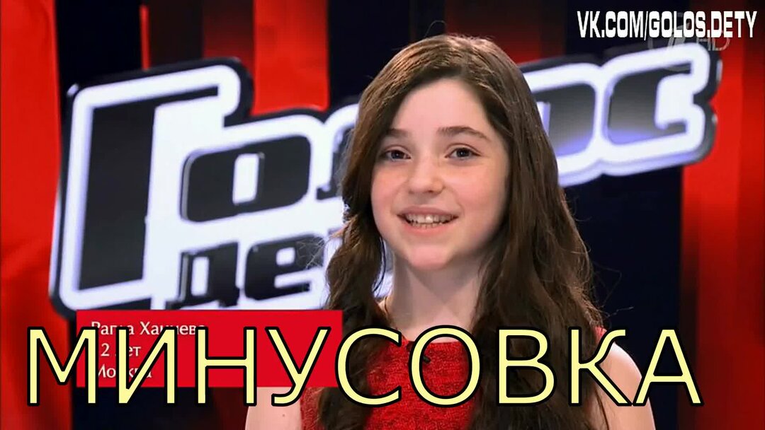 Шикарный голос девочки. Шикарный голос девочки. Вокал. Девушка поет песню. Девушка поет в микрофон.