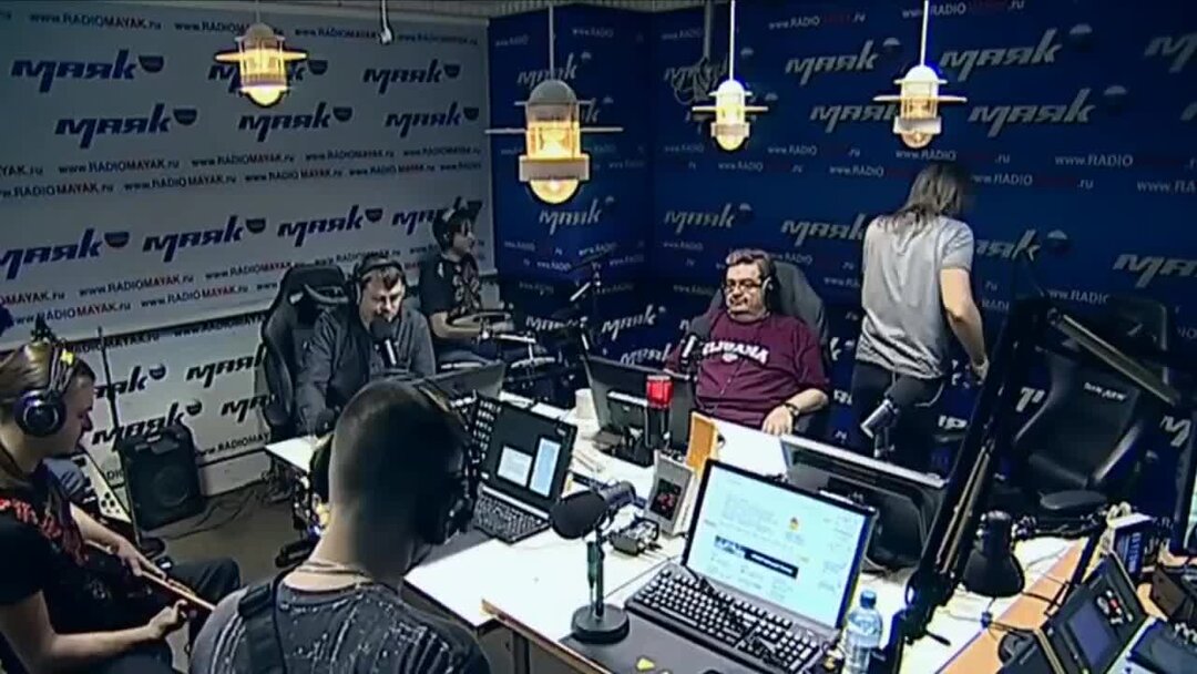 Многогранник с 5 гранями и 6 вершинами 9 ребер. Картинка 10 граней патриотизма. Тетрагон тритетраэдр. Днд кубик д20. Philips искажены цвета.