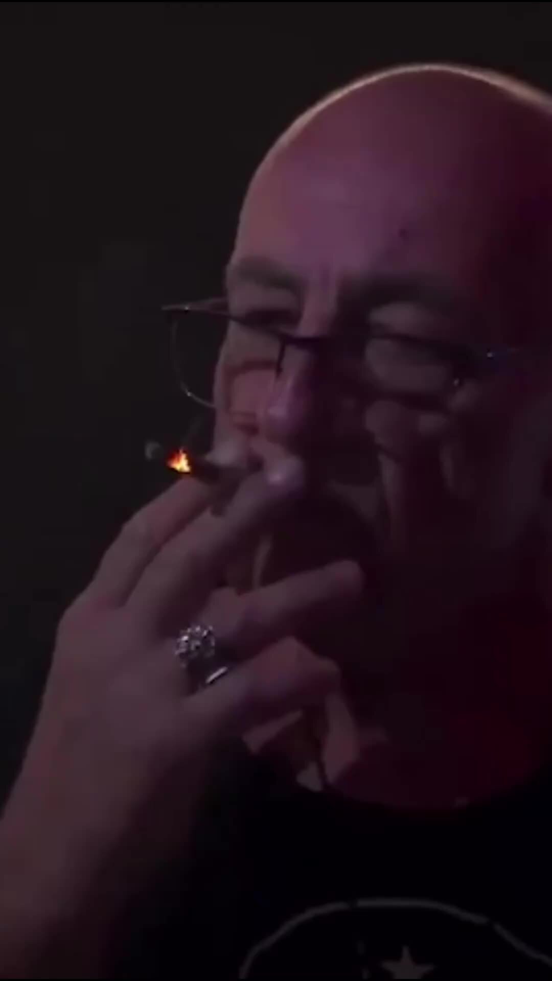 дым для трека. песня дым дым дым. необычные обои на рабочий стол красивые яркие. мелодия дымок. мелодия дымок.