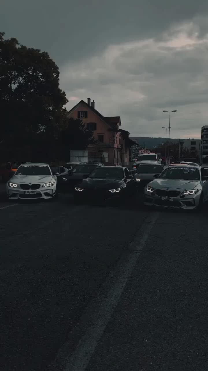 Mantra wyr gemi. на парковке мерс песня. на парковке мерс от amg в бокале джин. автопарковка мерседес. на парковке мерс песня.