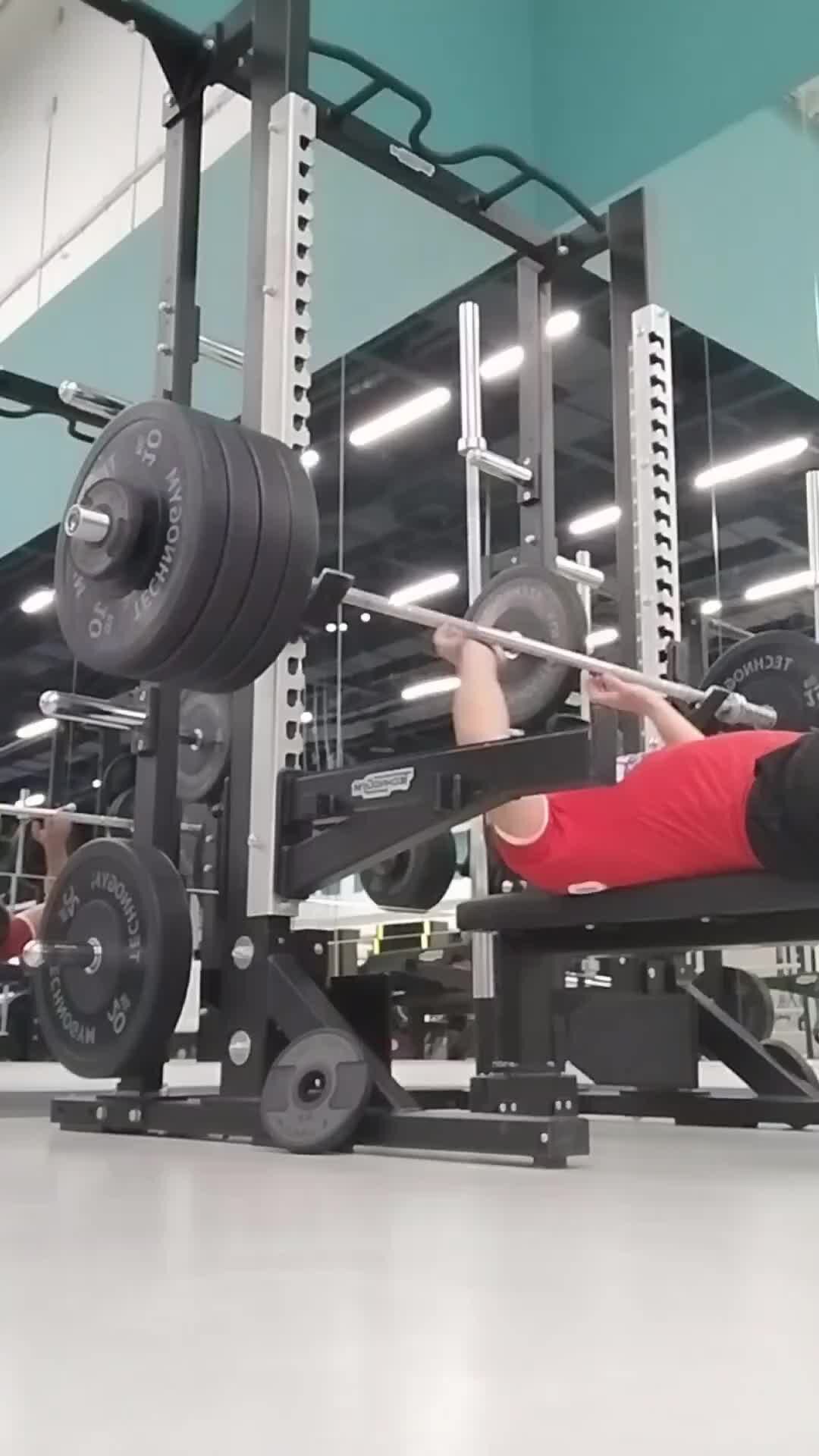 Спортсмен массой 80 кг поднял