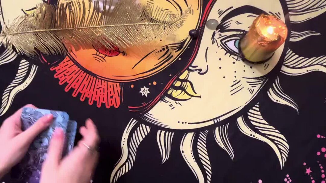 Вызов человека магия руны. Как вызвать духа. Вызывание духов в домашних условиях. Руна вызов. Руны вызов человека.