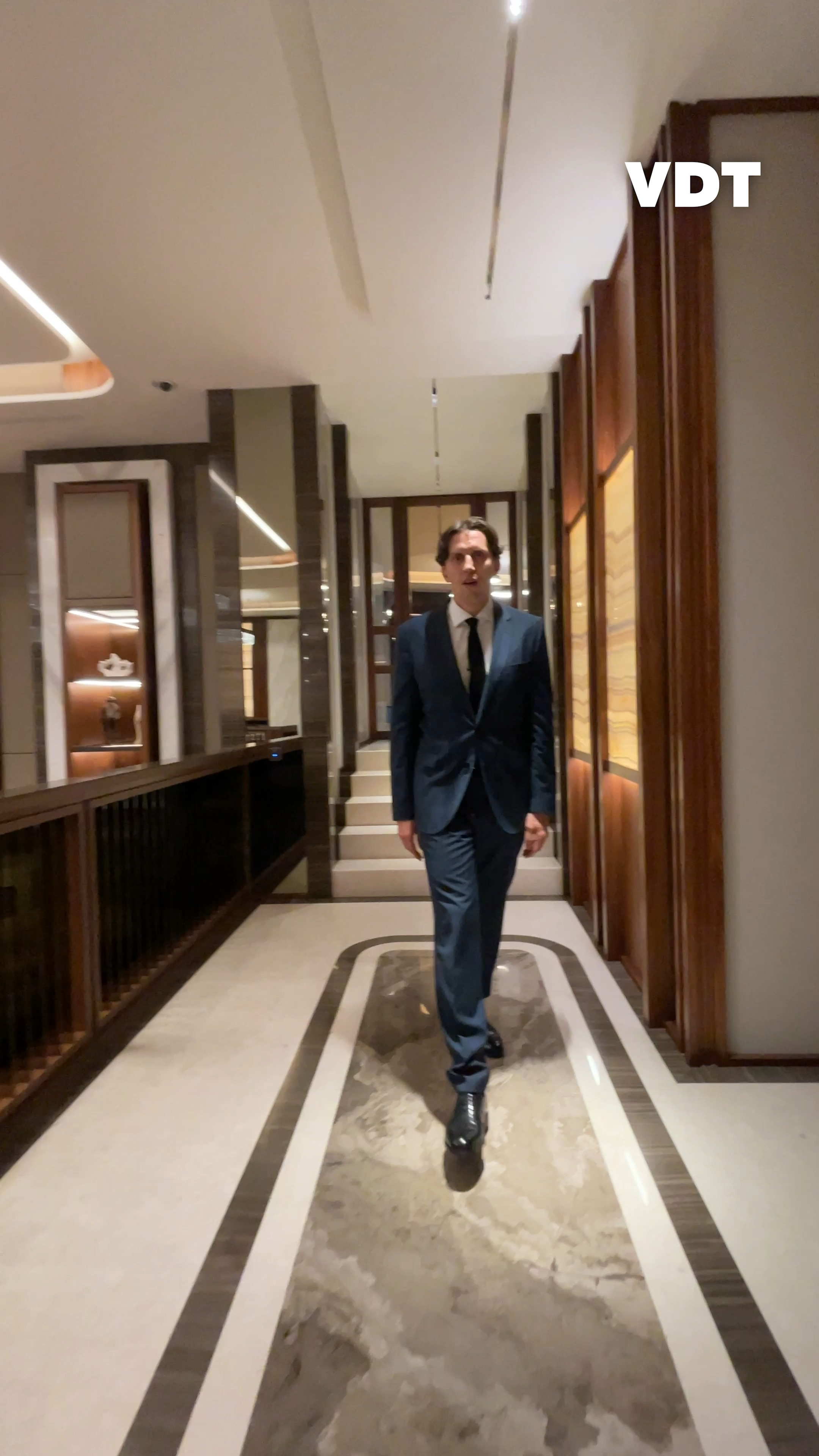 три восьмых. пять девятых одна шестая. пять третьих минус пять шестых. минус 7 плюс 9. 5 целых 4/9 -1 целая 6/9.