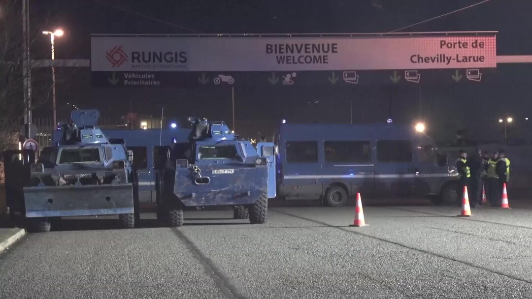 французский избежать. французский избежать. компания для похищения себя франция. спецслужбы франции. полицейские франции фото.