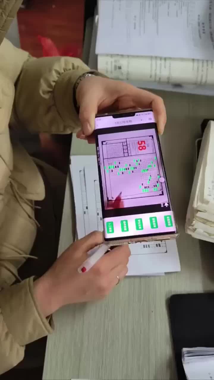 Тетрадь учителя. Проверяющая учителей работа. Проверяющая учителей работа. Зарплата учителей в 2023. Учитель проверяет тетради.