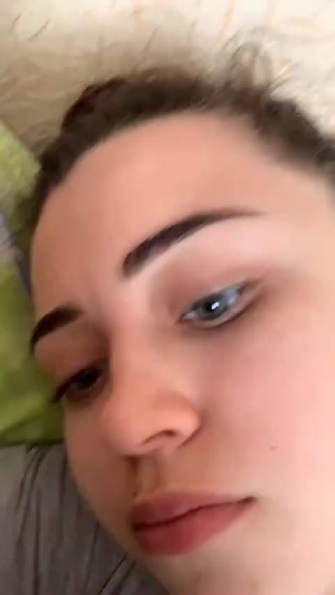 Мне не понравилось. Мне не понравилась та компания не бухают. Лайкаешь других баб. Женщину нельзя оставлять одну. Надеюсь вам понравилось мем.