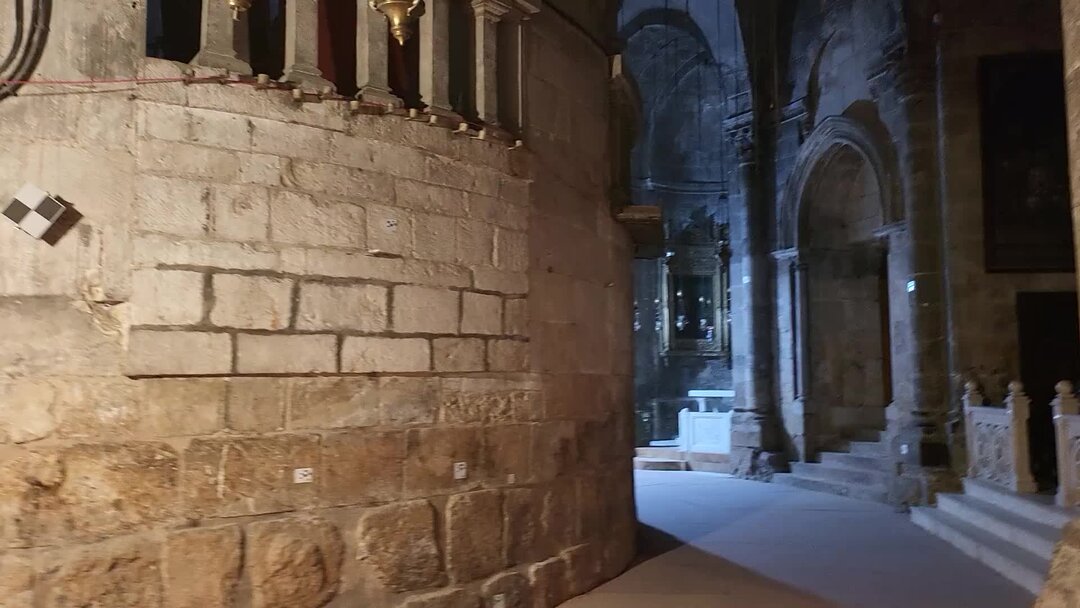 Святая екатерина сиенская мощи. Святая екатерина сиенская мощи. Могила иисуса христа в иерусалиме. Турция, демре, храм_саркофаг николая чудотворца. Мощи княгини людмилы чешской.