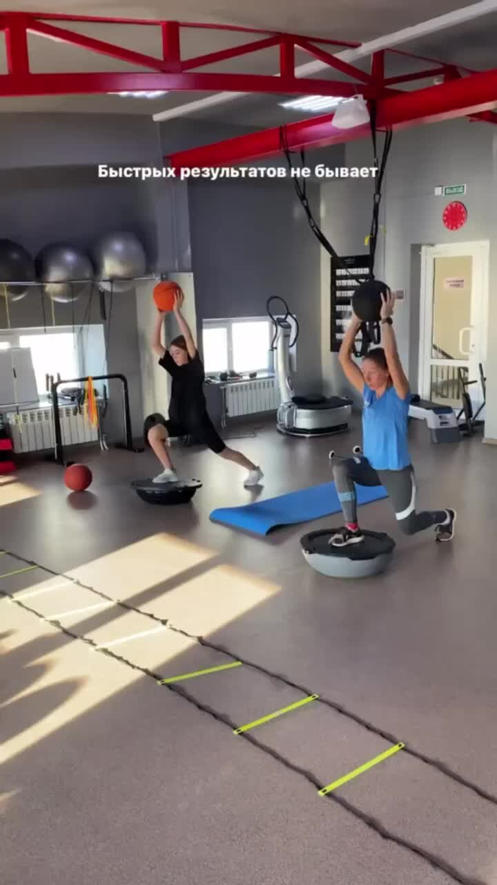 полоса препятствий ниндзя. зал с препятствиями. полоса препятствий для детей в спортивном зале. детская полоса препятствий. полоса препятствий для детей в детском саду.