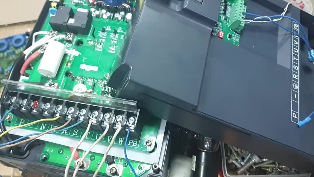 частотное торможение. как можно регулировать скорость вращения синхронного двигателя. торможение электродвигателя рекуперацией. частотное торможение. частотное регулирование асинхронного электропривода схема.